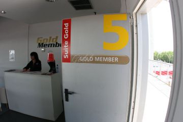 VIP Pass Gold Member <br/> VIP Bereich Sky View Racing Lounge