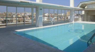 Hotel BARTOS, Almussafes. Pool offen von Juni bis Sept.